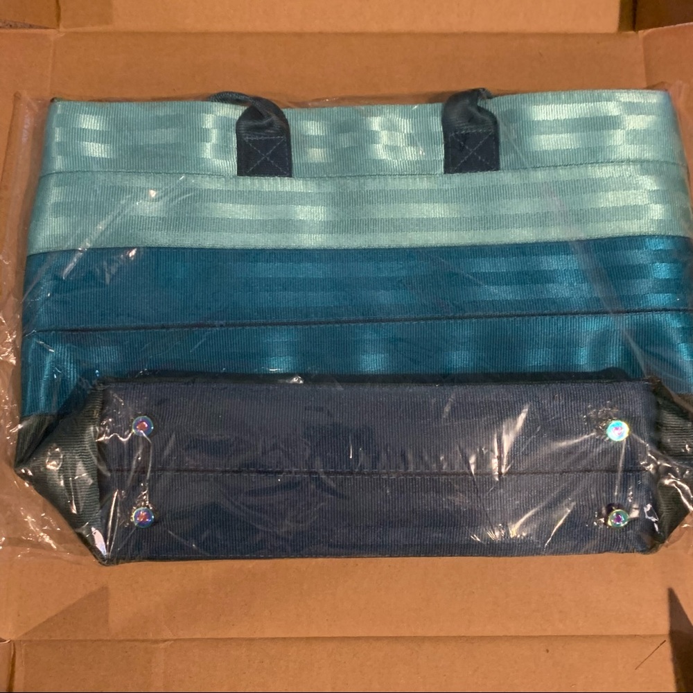 Harvey’s Peacock Legacy Collection bundle - Picture 4 of 8